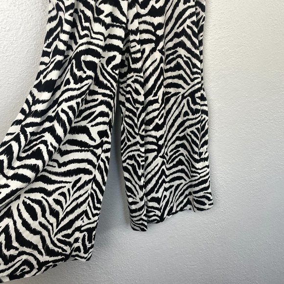 Jessica Simpson Senna Cropped Beach Pant in Etched Zebra - Picture 5 of 6